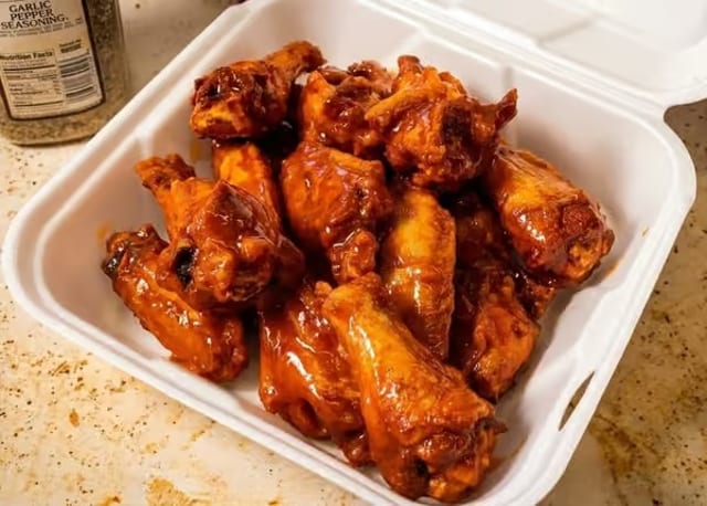 12 Pc Chicken Wings.